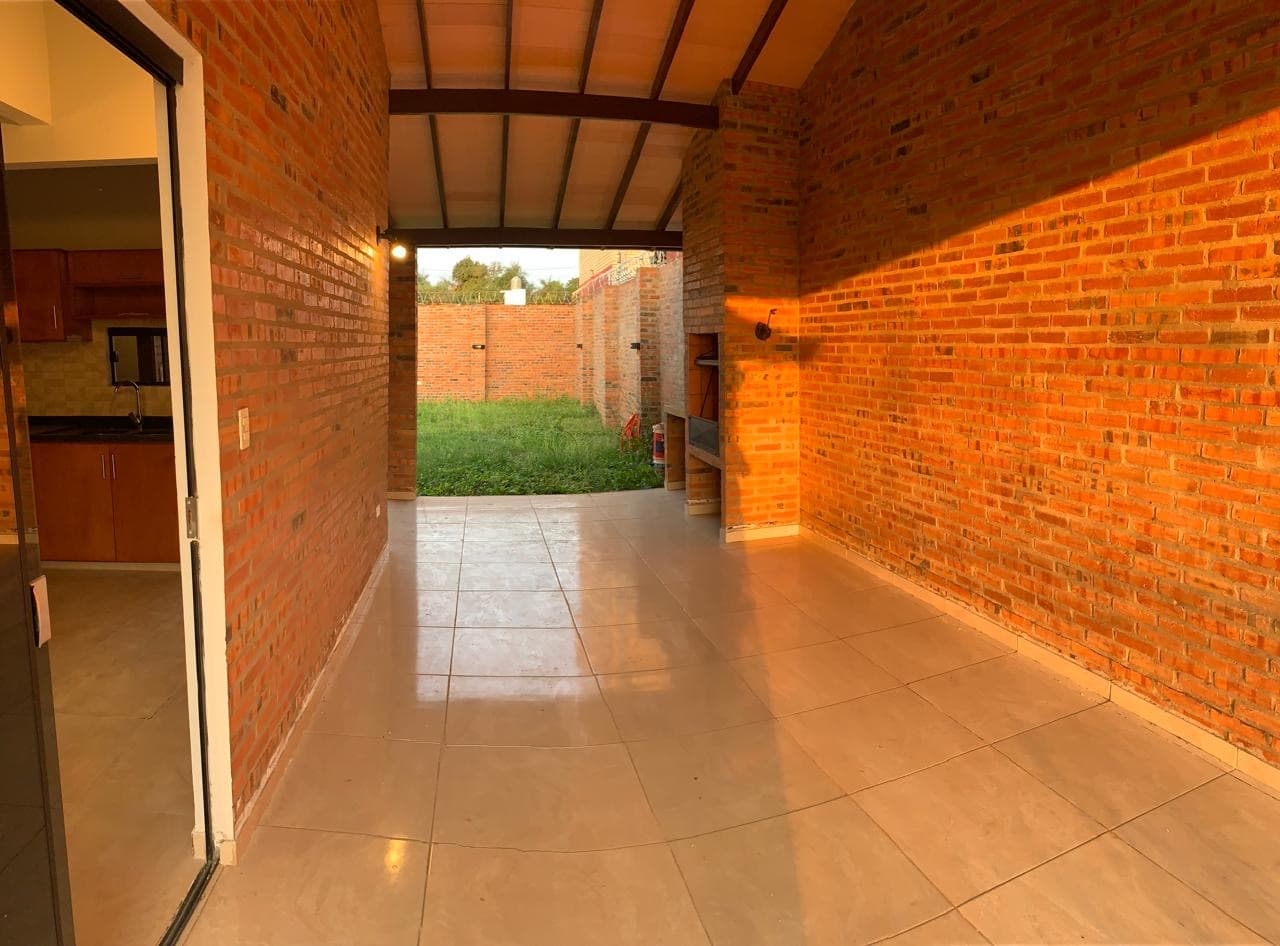 En venta casa de 3 dormitorios zona ytororo country club, foto 2