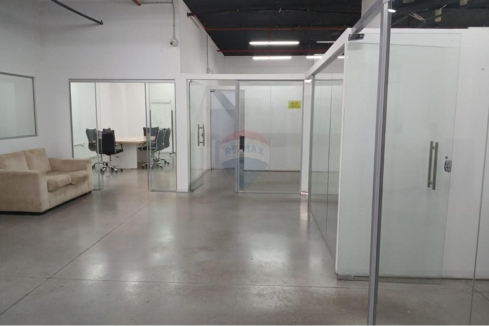 Oficina - Alquiler - Paraguay Asunción Pettirossi, foto 4