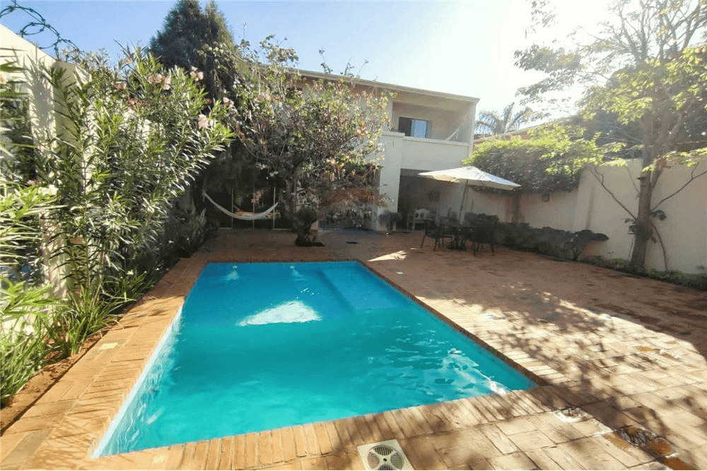 Vendo hermosa casa b° Jara. Zona colegio huerto