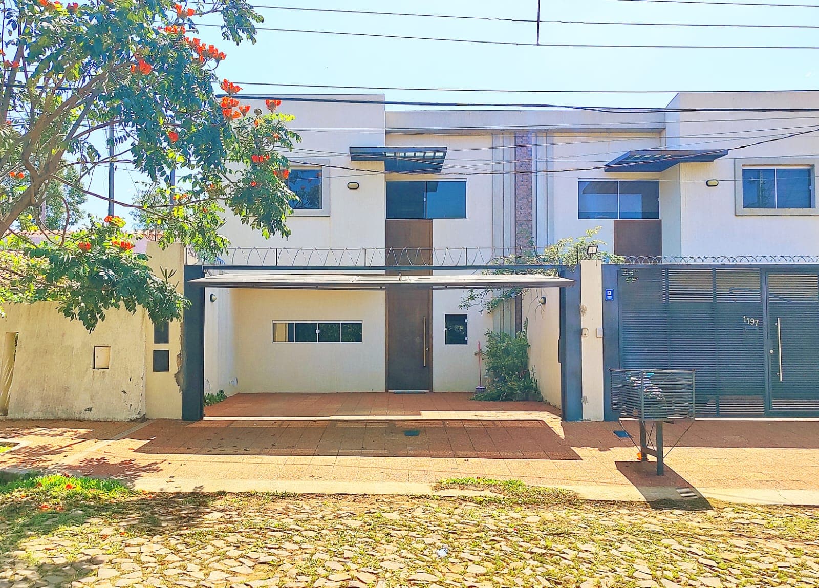 Dúplex en barrio mburucuyá, foto 1