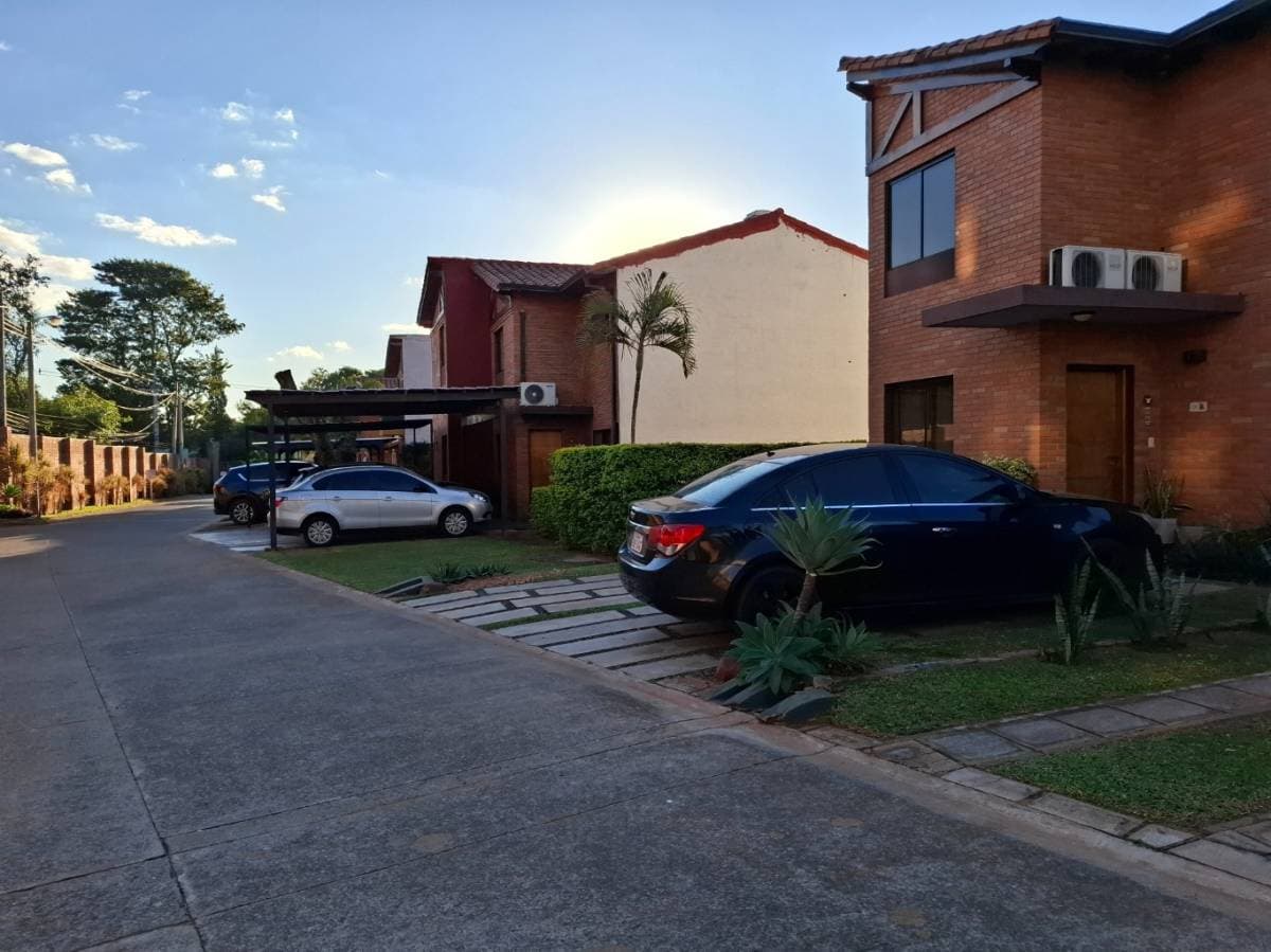 Dúplex en Barrio Cerrado, San Lorenzo, Zona Laguna Grande, foto 3
