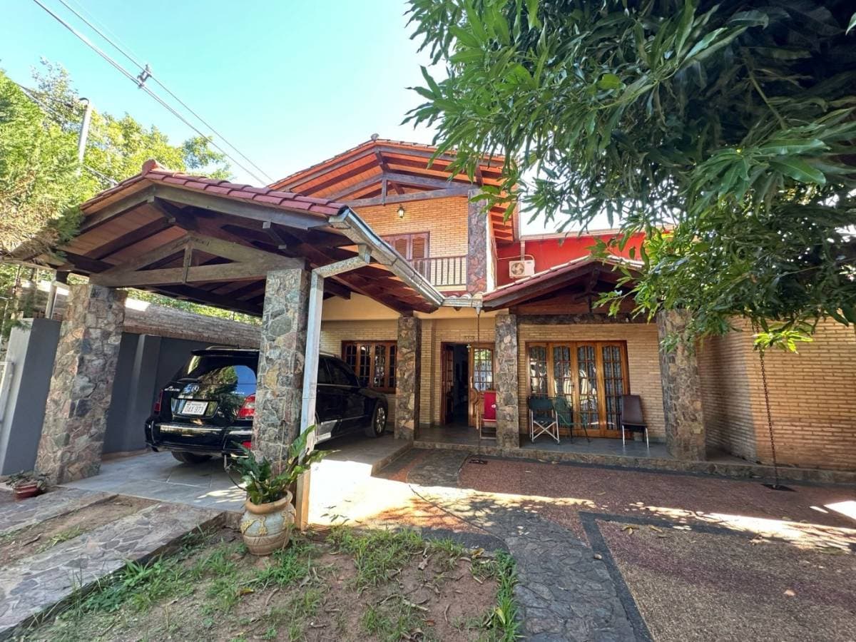 Casa en Venta, Fernando de la Mora. Barrio Pitiantuta