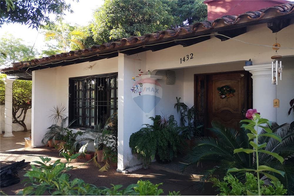 Casa - Venta - Lambaré, Paraguay, invierte en un bello hogar!