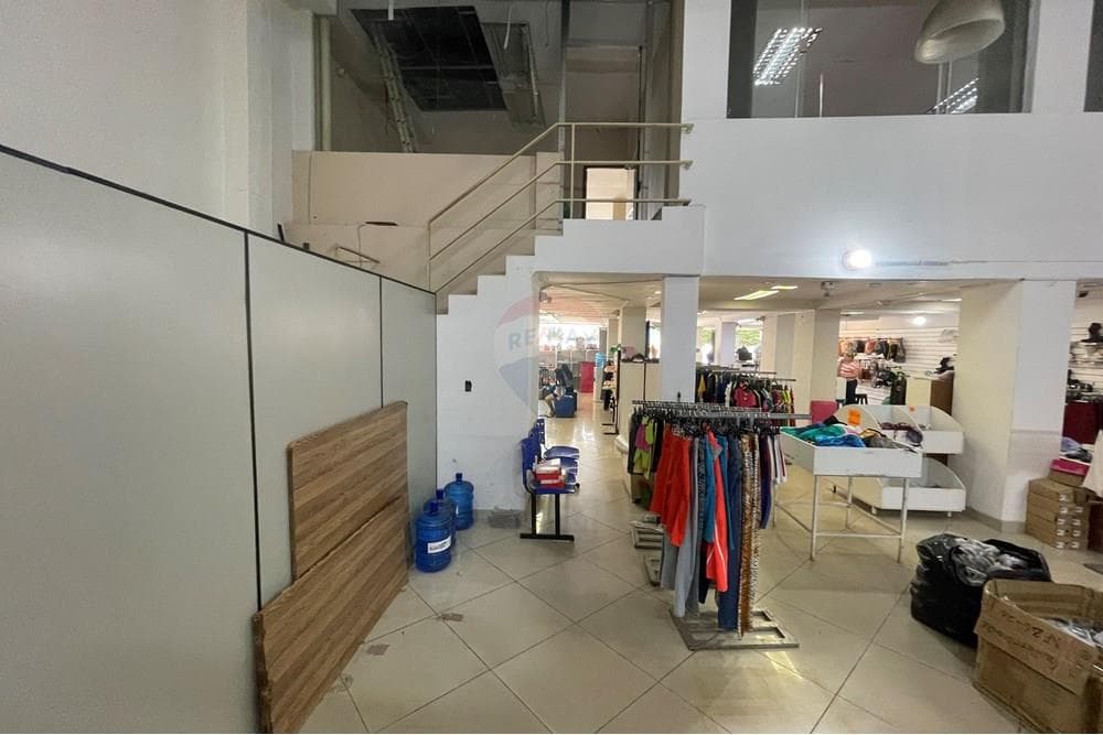 Salon comercial en fdo. De la mora, foto 3