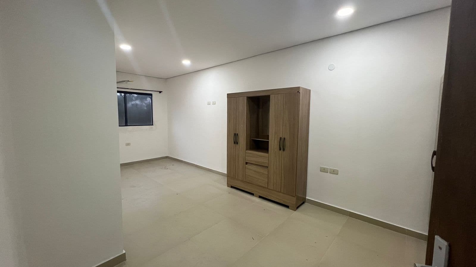 En venta hermoso DUPLEX – ubicado en la Ciudad de Luque - Barrio Cañada Garay, foto 2