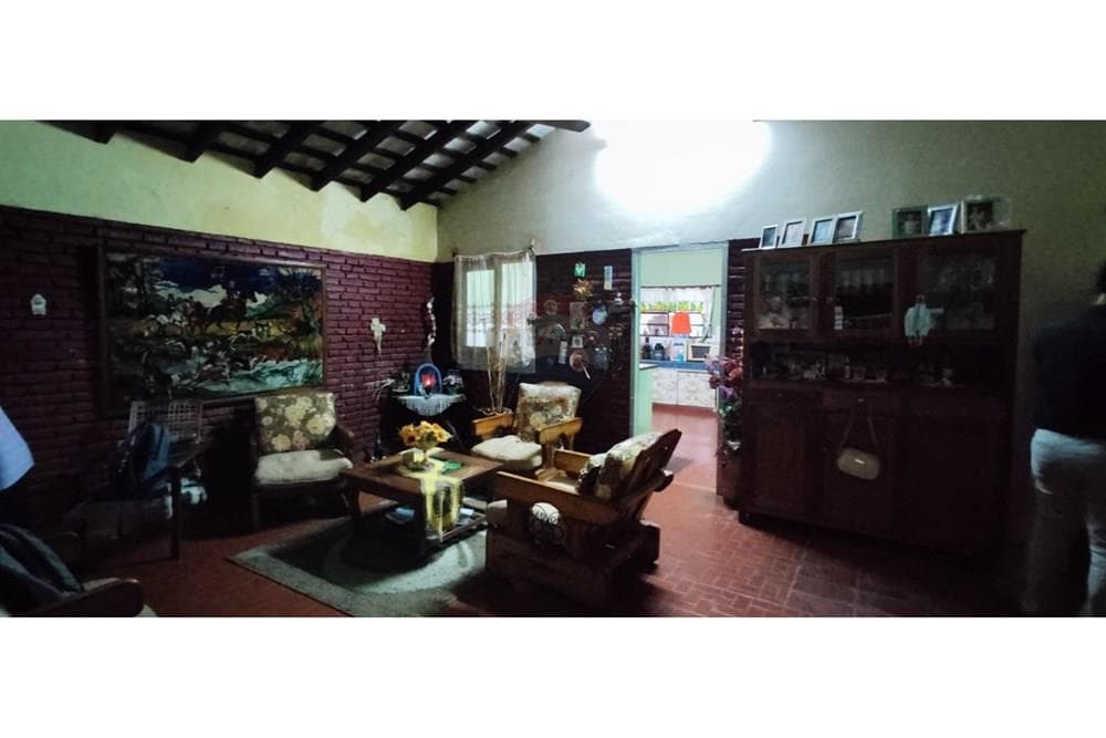 En venta casa con salon comercial en asuncion, foto 4