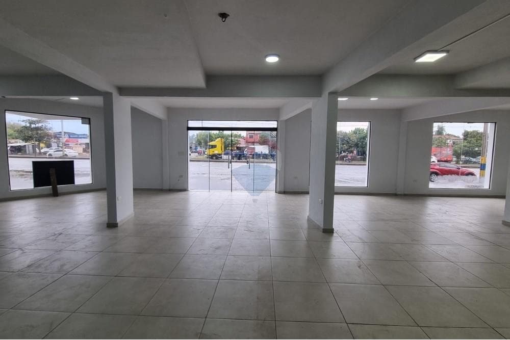 Local Comercial - Alquiler - Loma Pytá, Paraguay, Negocios! — foto 3