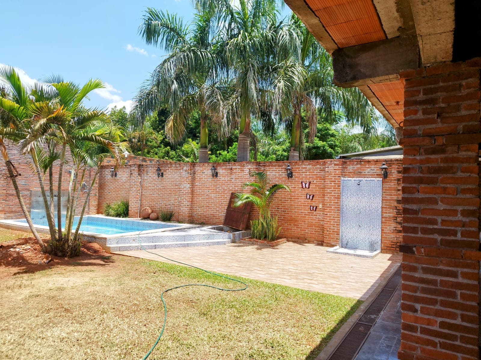 Vendo casa de 2 dormitorios en Fernando de la Mora zona sur