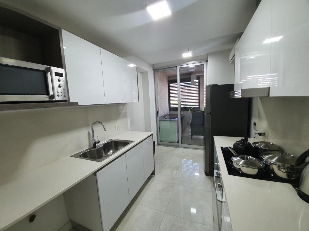 Departamento Amoblado. Edificio Eminent. COD JL, foto 3