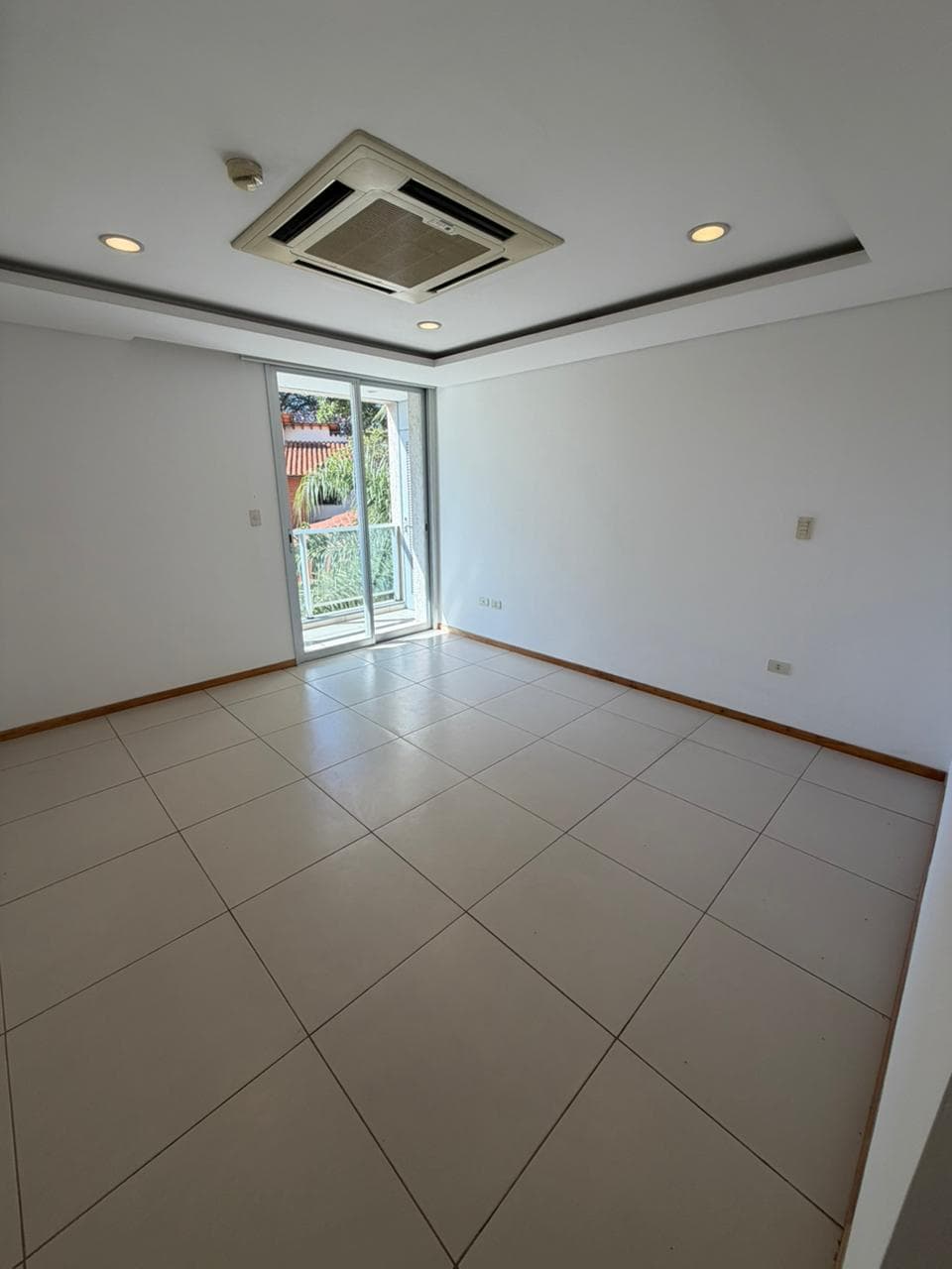 amplio Departamento de 3 Dormitorios | Barrio Mariscal López — foto 5