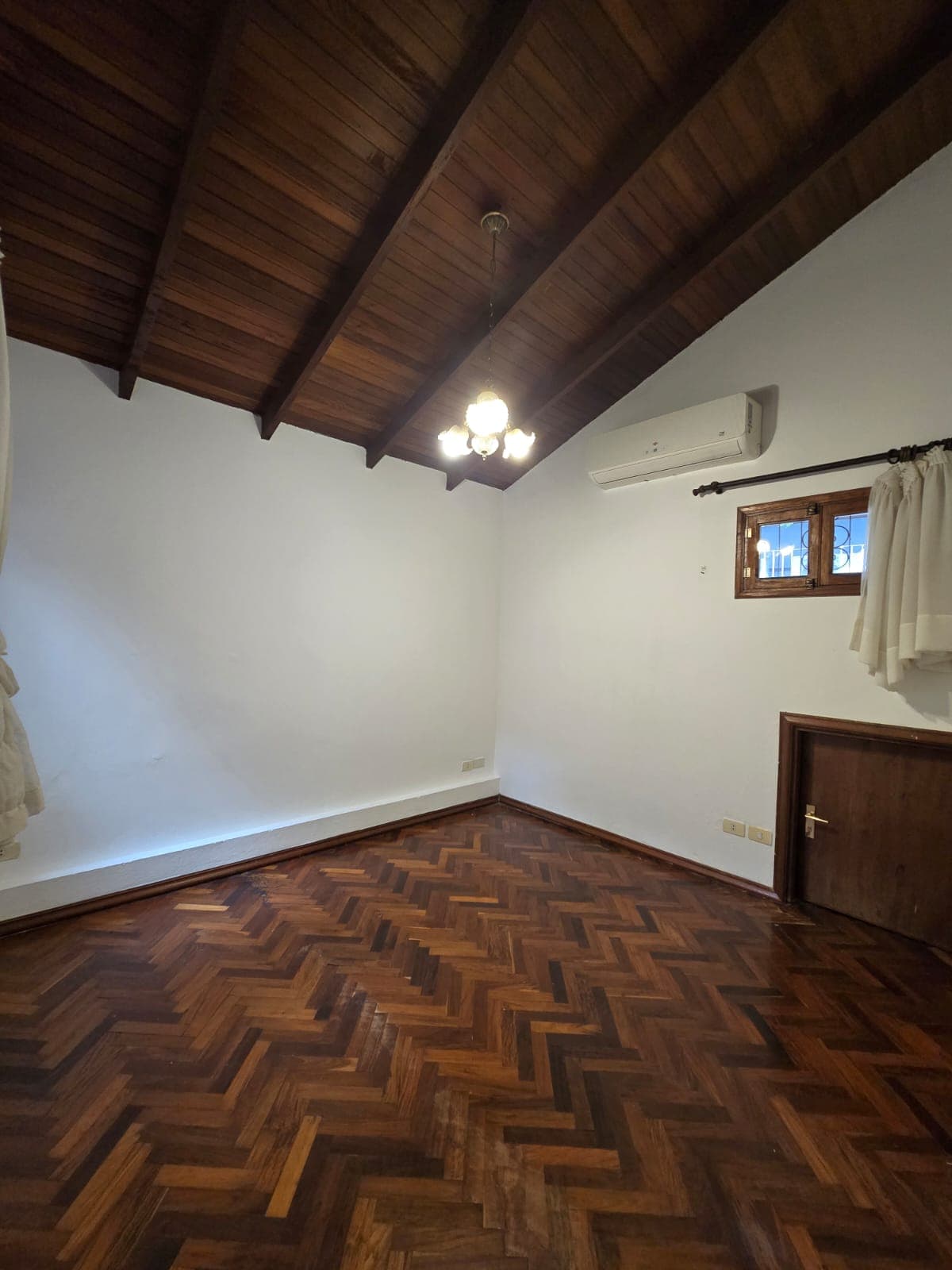 Casa Pareada En 3 Niveles De 250 M2 En Zona Seminario-lho5648304, foto 3