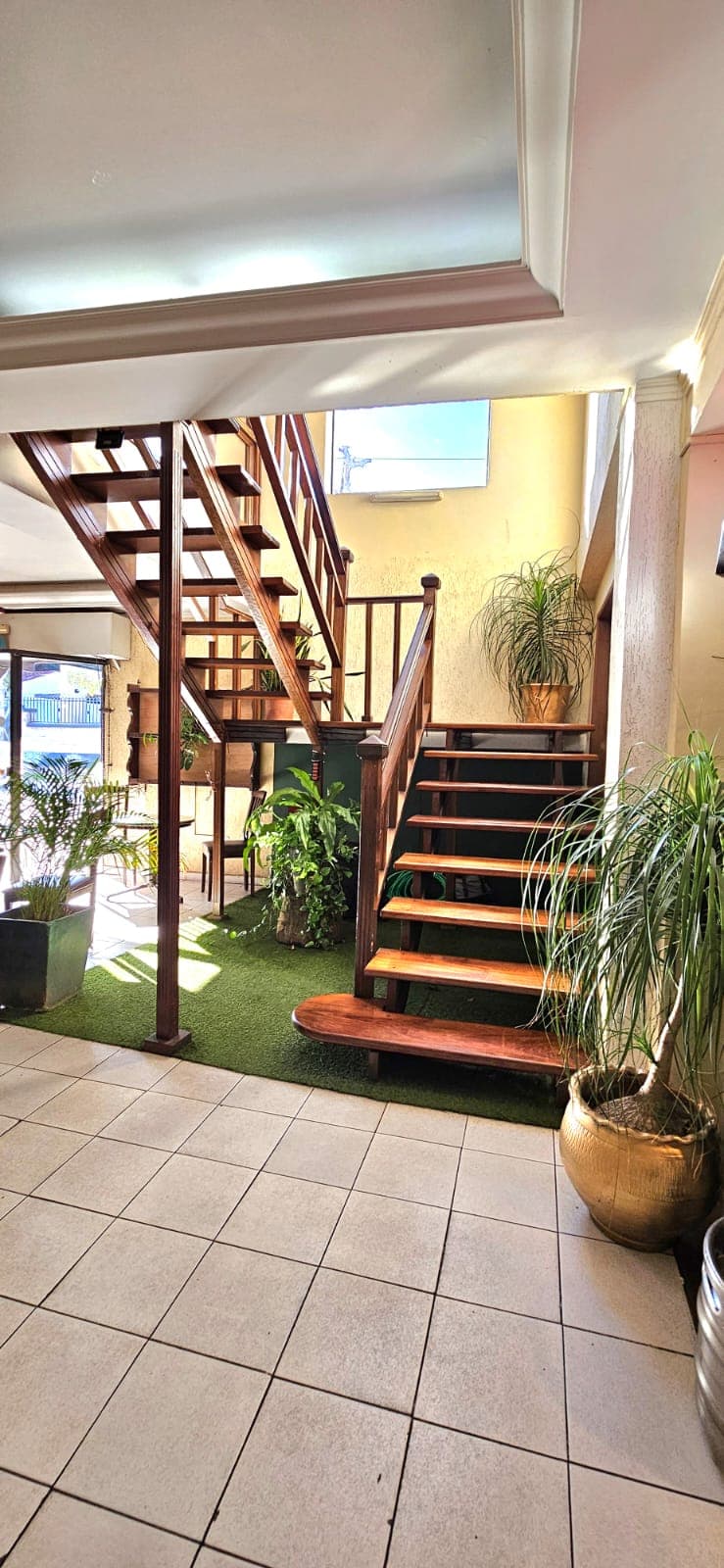 salon comercial en barrio Herrera, foto 2