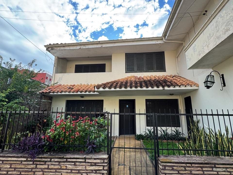 Alquilo casa 2 dormitorios en barrio ciudad nueva
