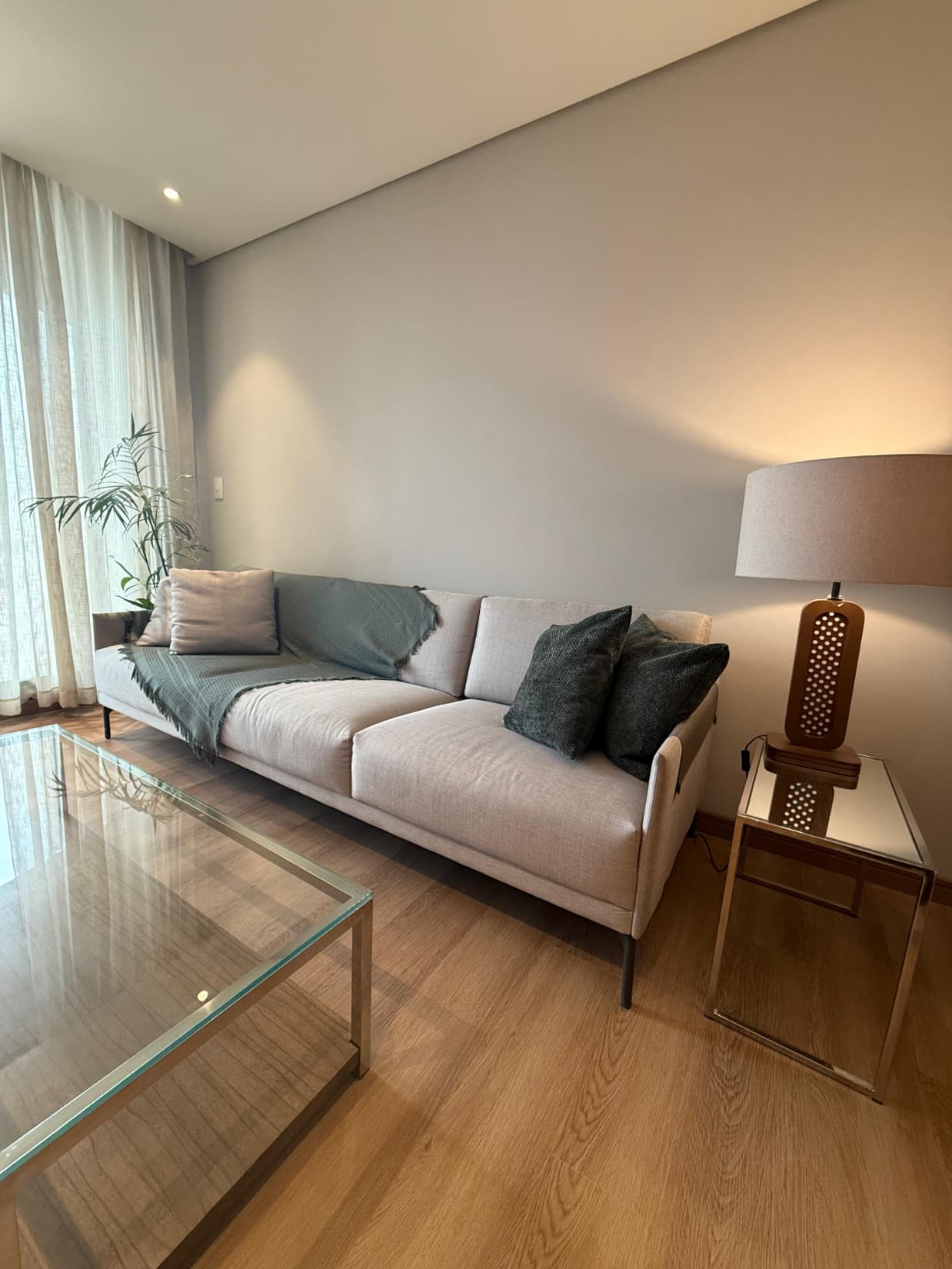 Avda molas lópez c/ aviadores del chaco, en venta lujoso depto de 1 dormitorio — foto 2