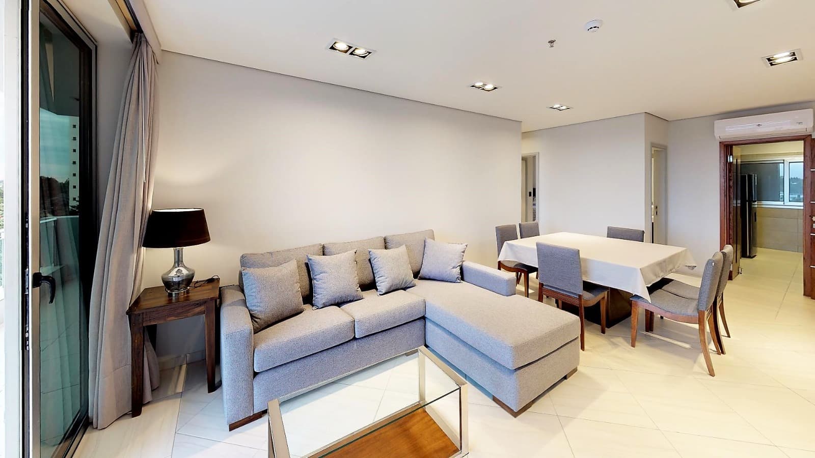 Departamento En Alquiler Amoblado De 2 Hab En Suite, Zona Shopping Del Sol, foto 2