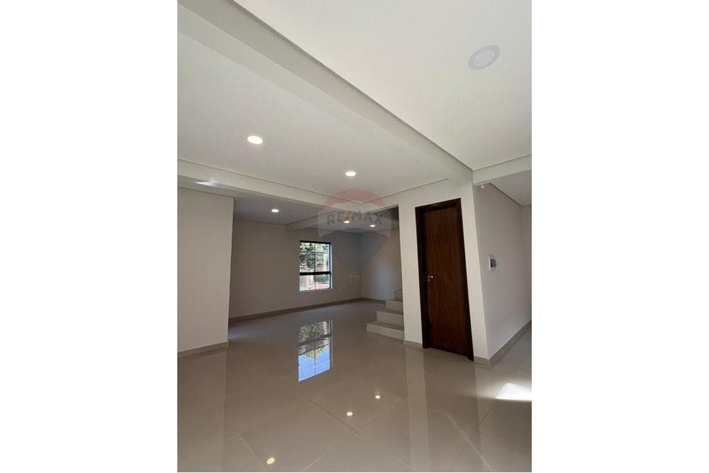 Duplex en esquina a estrenar -Lambaré, foto 3