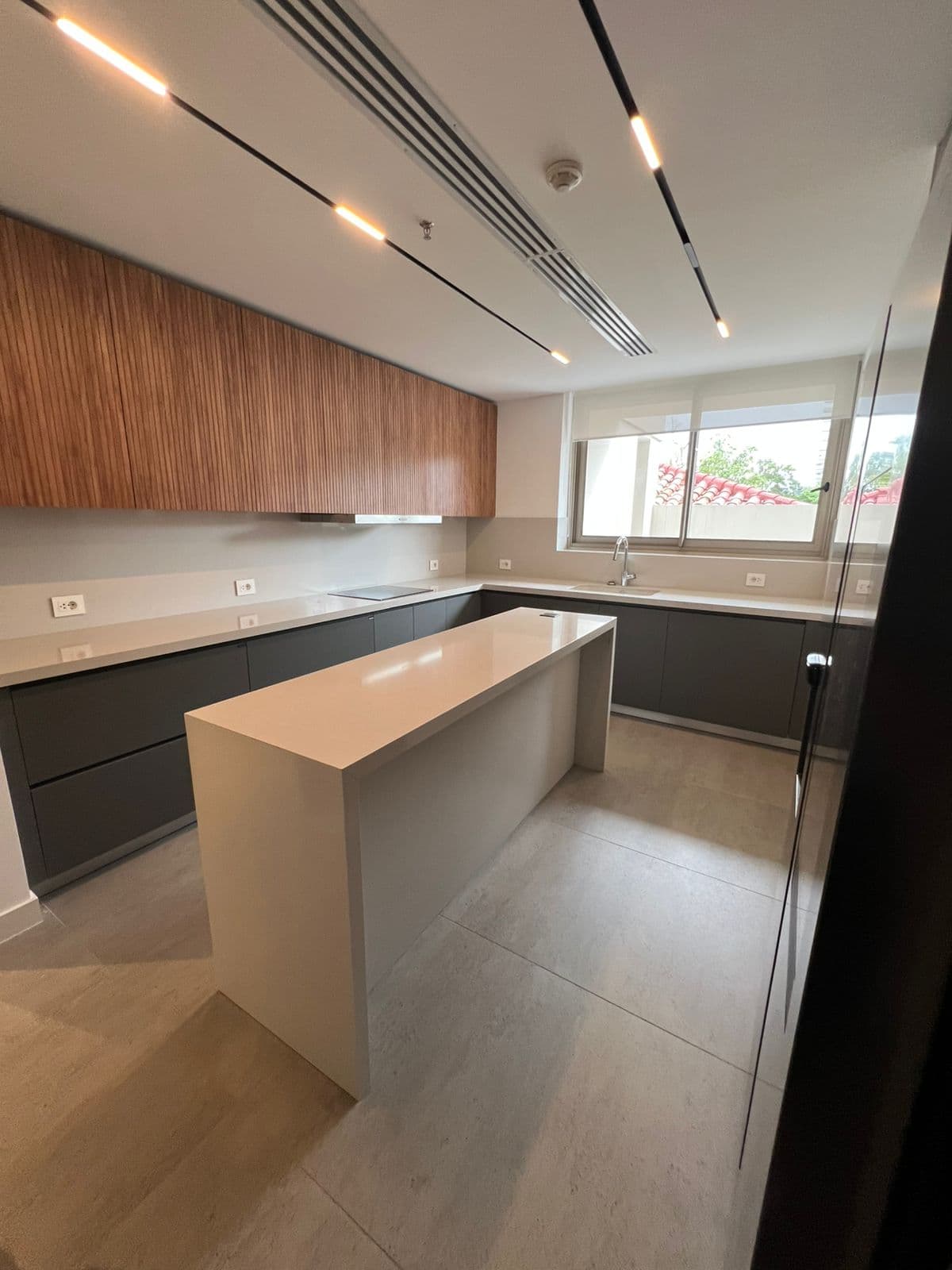 Exclusivo y Amplio Dpto de 3 Habit en Suite en Las Lomas, foto 5