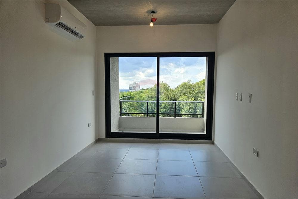 Inversión en Las Mercedes! A estrenar 1 hab + coch, foto 1