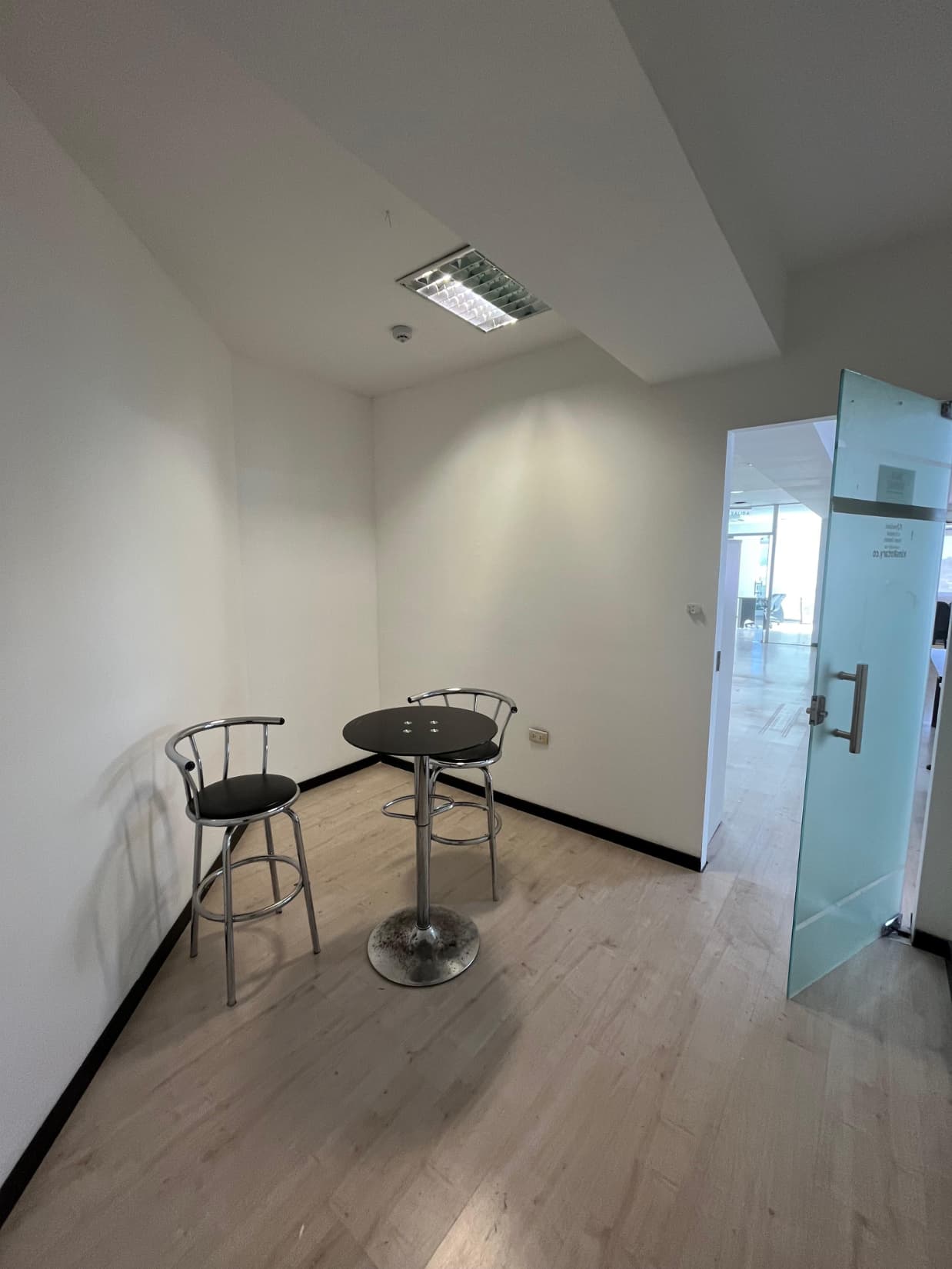 En alquiler oficina de 330 m2 con 5 cocheras, zona paseo la galería — foto 4