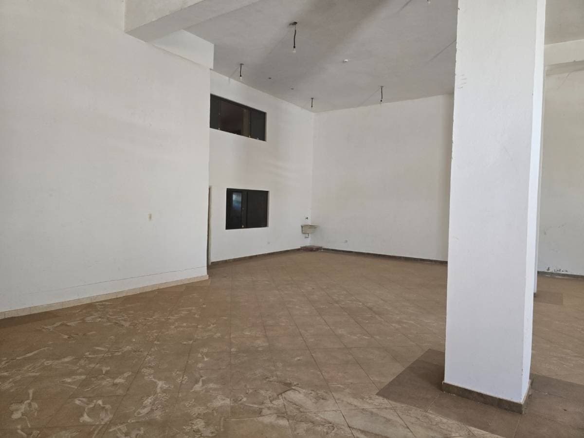 En Alquiler Amplio Local Comercial en Asunción — foto 3