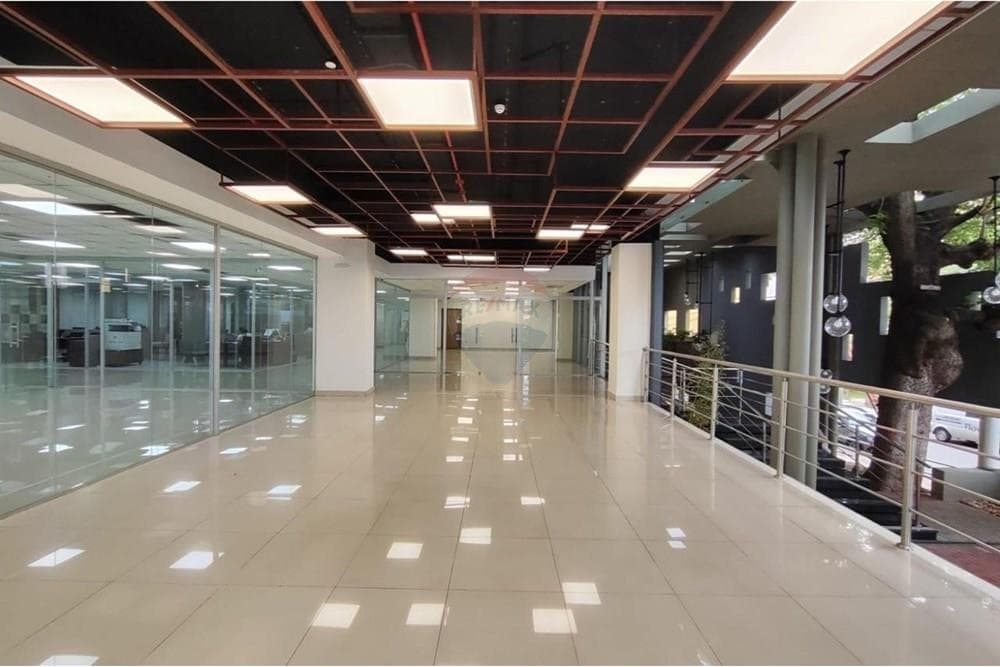 Local Comercial - Alquiler - Asunción Villa Morra — foto 1