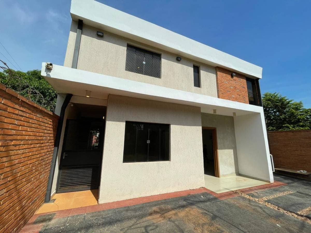 Casa en Luque, foto 2