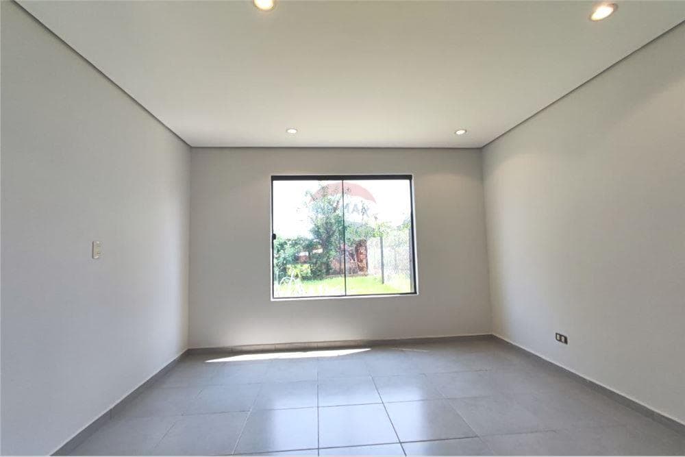 Duplex -2 hab. - Apto p/Crédito bancario- Luque, Central, Paraguay — foto 2