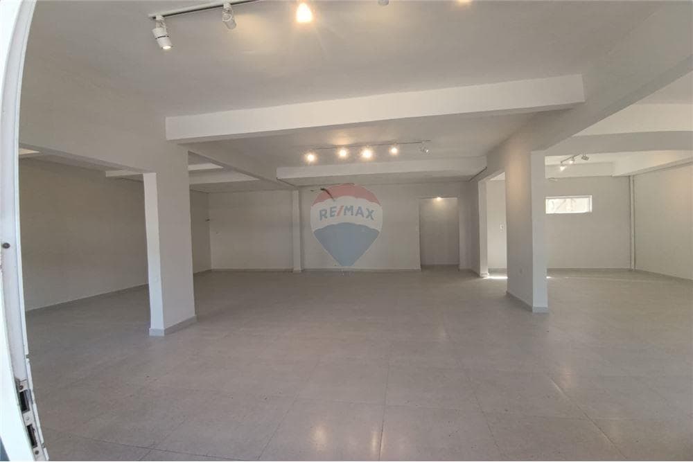 Local Comercial - Alquiler - Fernando de la Mora, Paraguay, foto 2