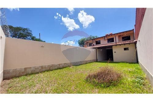 Impecable duplex en barrio Santo domingo Lambaré, foto 1
