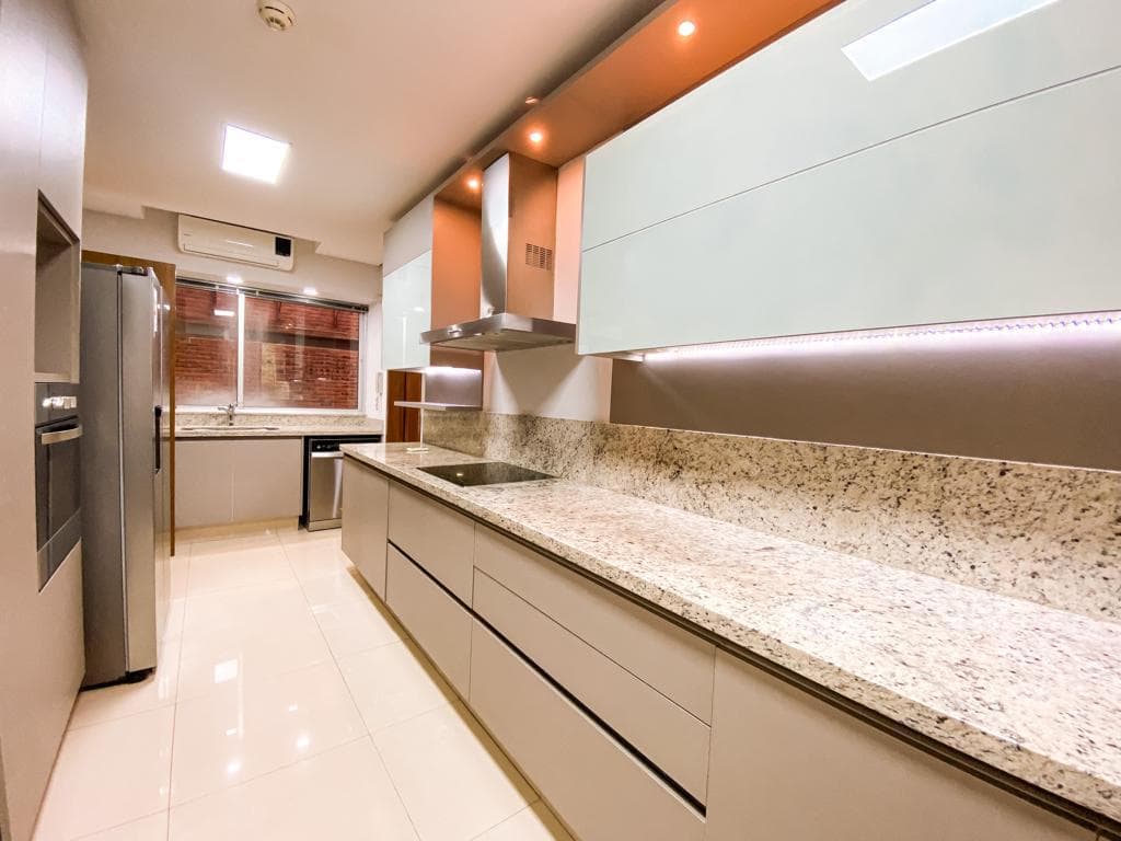 En Alquiler Departamento de 3 dormitorios en suite, zona Casa Rica Molas López, foto 5