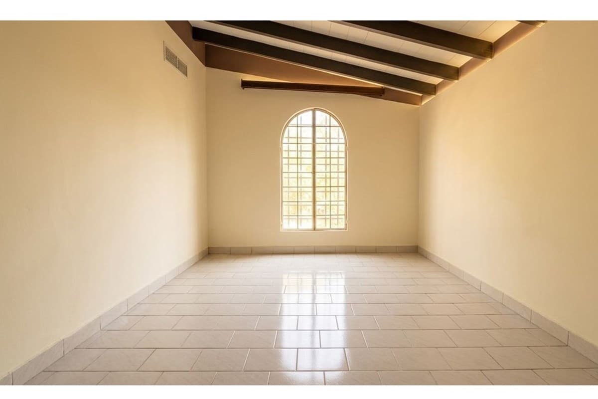 Casa en alquiler 4 dormitorios con oficina independiente en Laurelty, foto 5