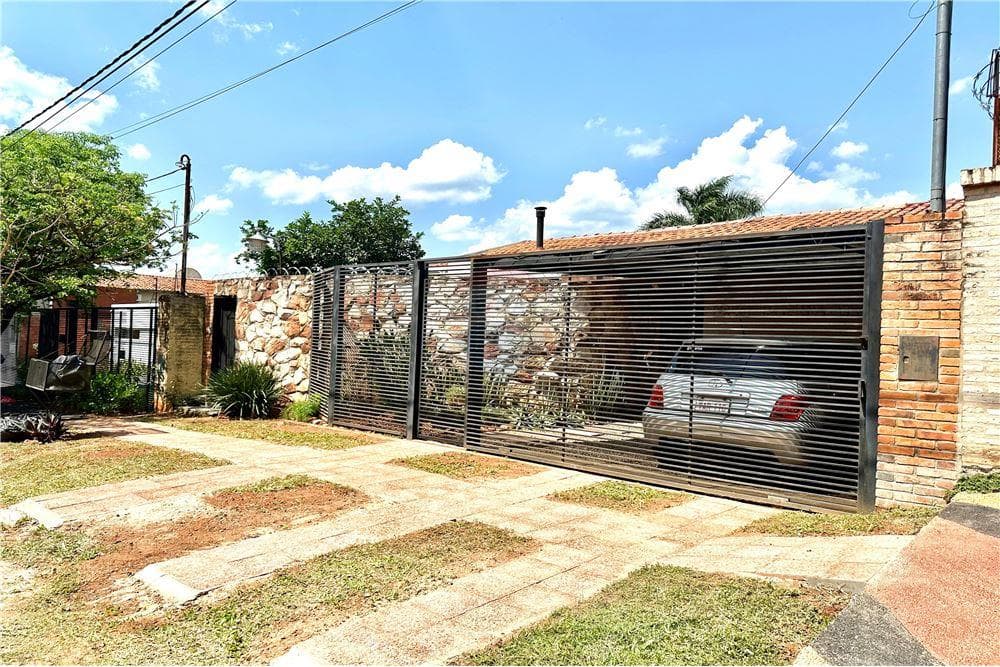 de hermosa casa en Luque, foto 3