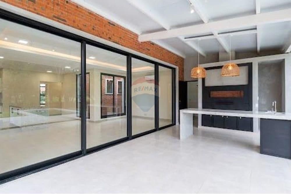 Casa en San Bernardino, foto 2