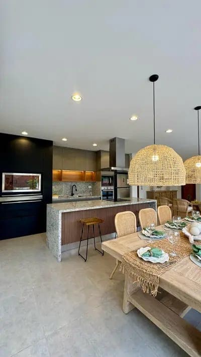 Residencia de 4 dormitorios full amoblada en venta en San Bernardino, foto 2