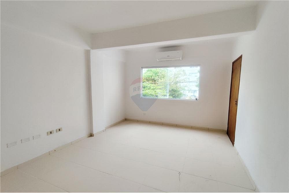 Edificio de 5 niveles, zona Shop Del Sol — foto 4