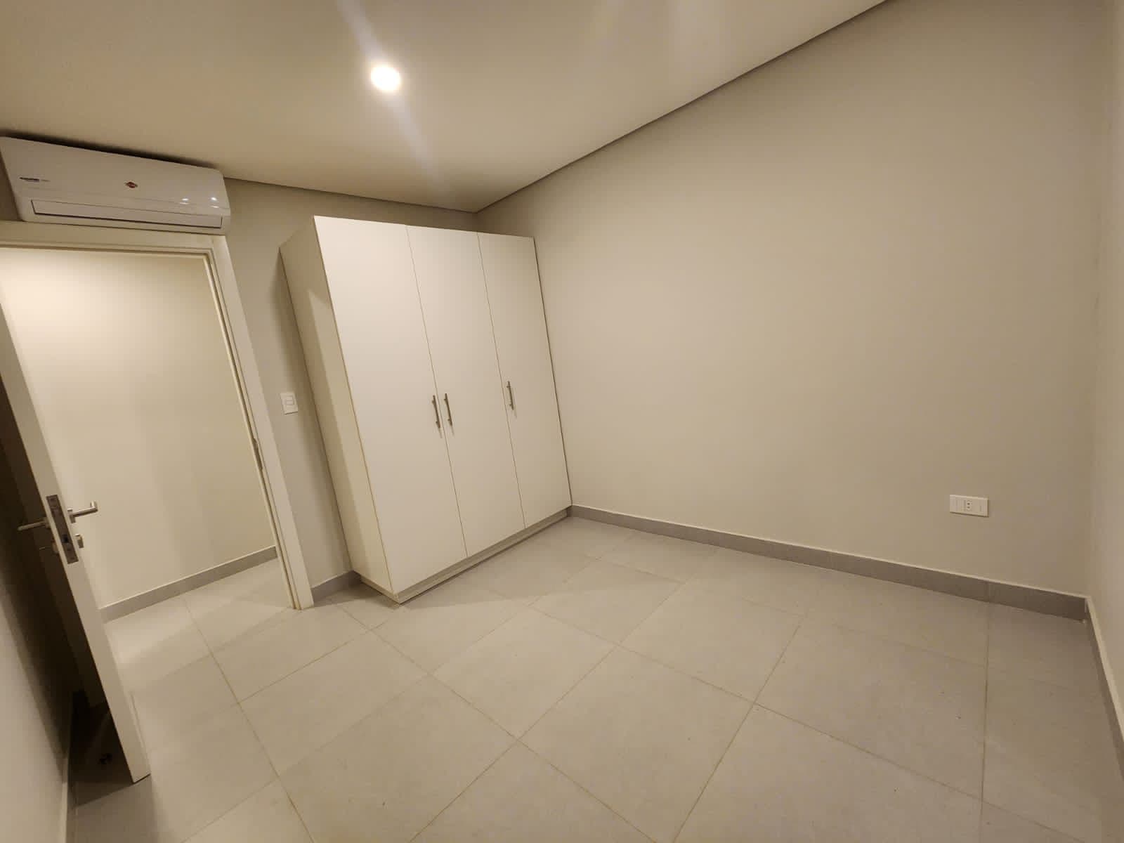Departamento en Alquiler de 2 hab Zona La Costa Lynch, foto 3