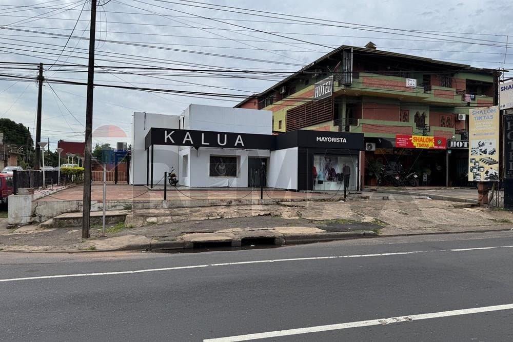 Local comercial con renta sobre acceso sur, foto 1