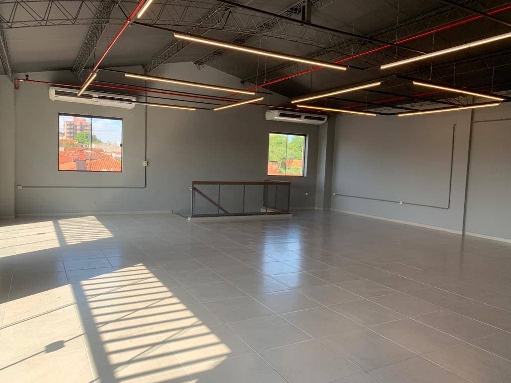 Edificio Corporativo con estacionamiento en zona Plaza Batallon 40, foto 5