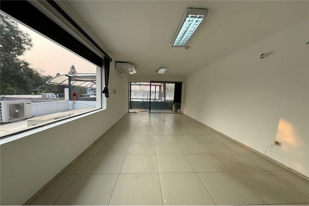 Local comercial en el patio garay — foto 2