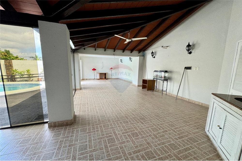 casa en barrio Mburucuya, foto 4