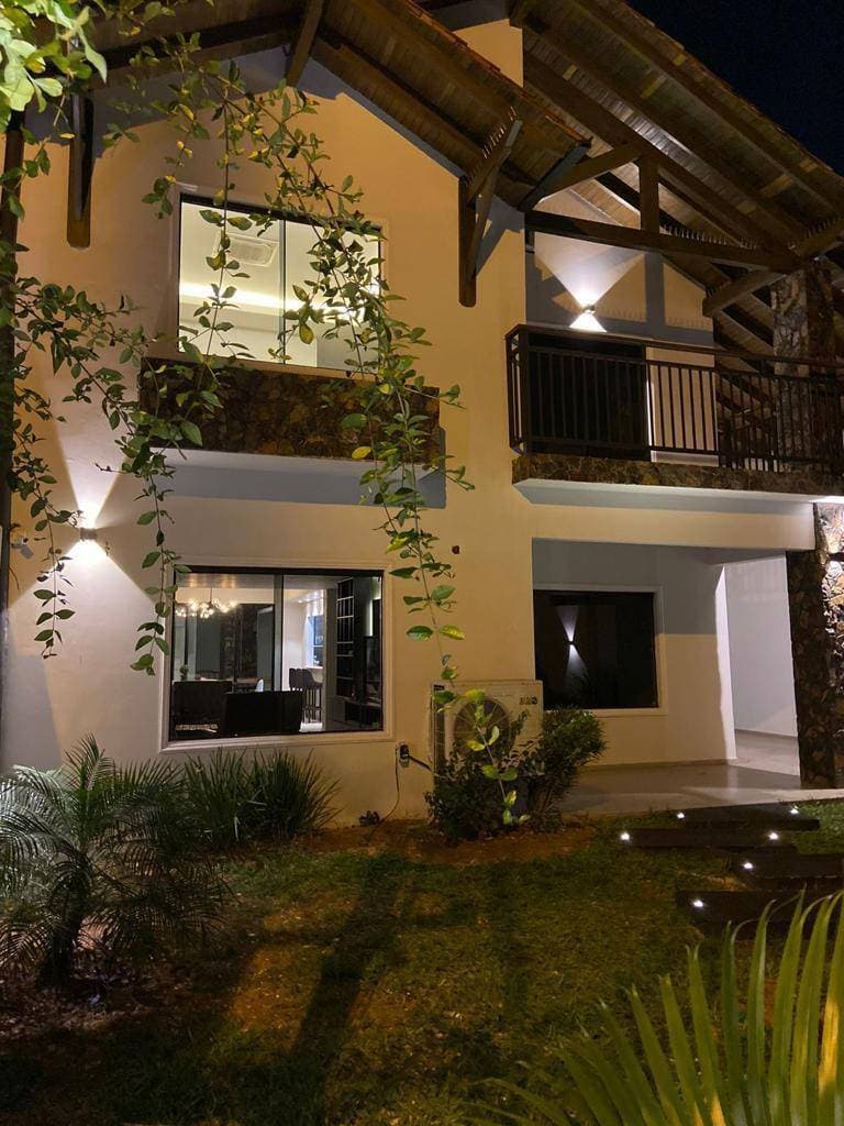 Casa remodelada a nueva zona el pueblo rep. Arg, foto 2