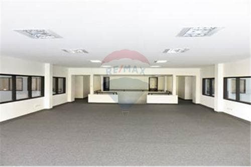 Edificio de oficinas en el complejo Barrail — foto 2
