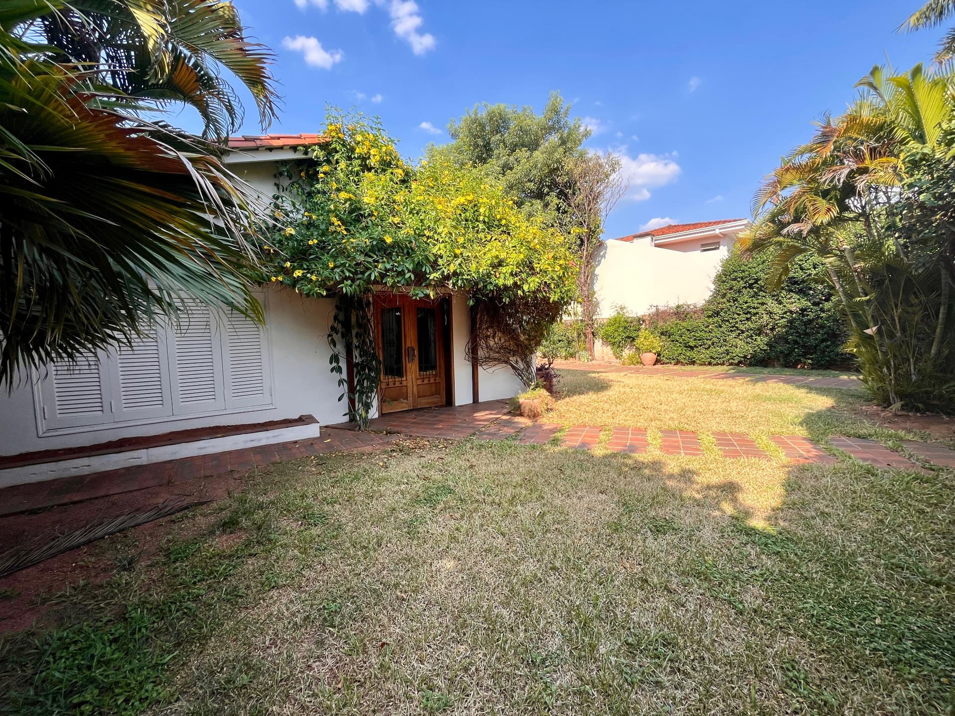 Casa / oficina con o sin muebles alquiler, ykua sati