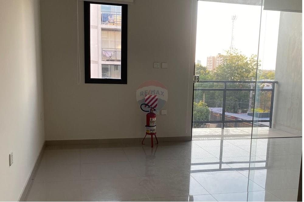Departamento 3 dormitorios Central Luque, foto 2