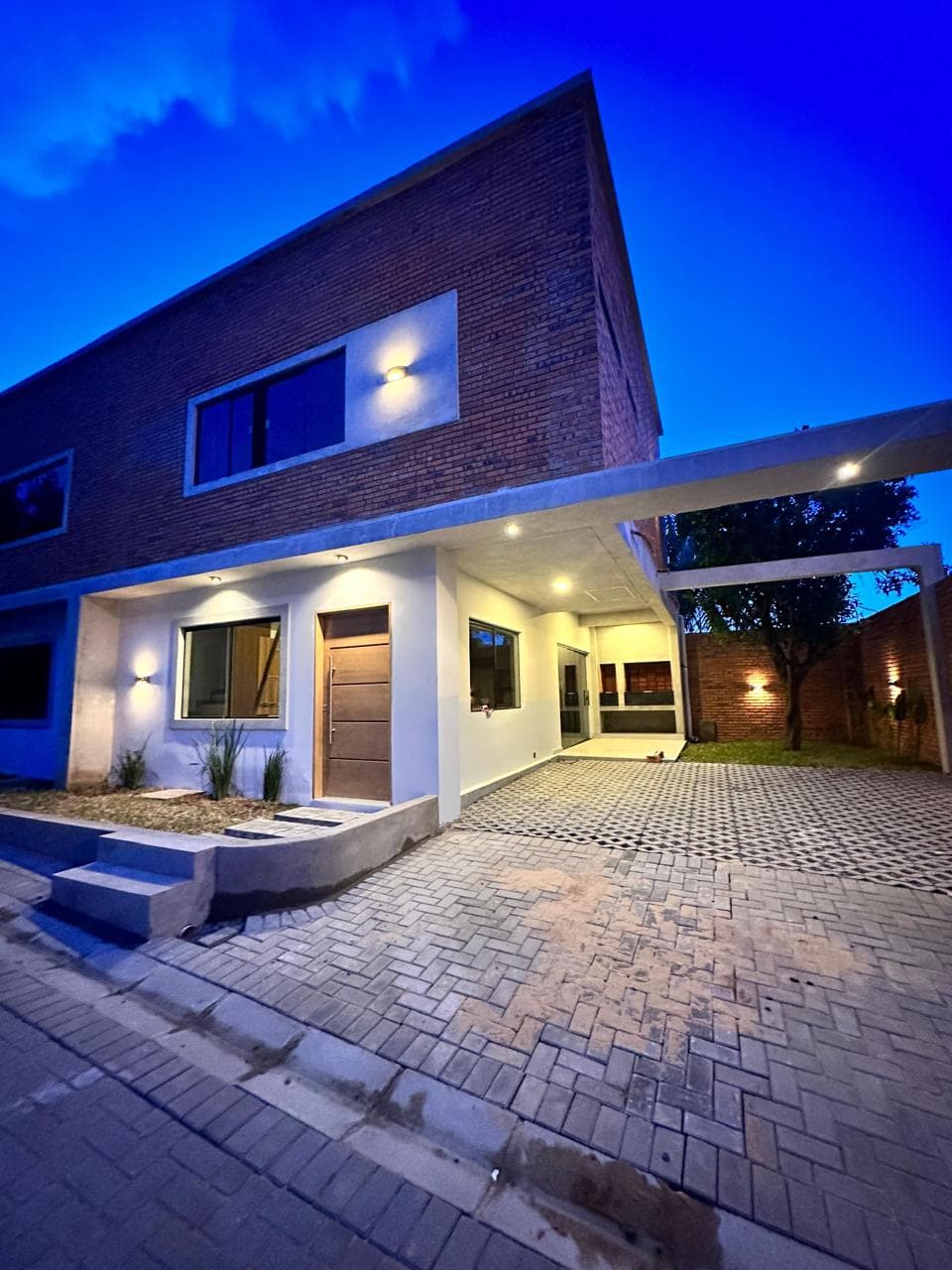 Vendo hermoso duplex en b°cerrado edilica en lambare