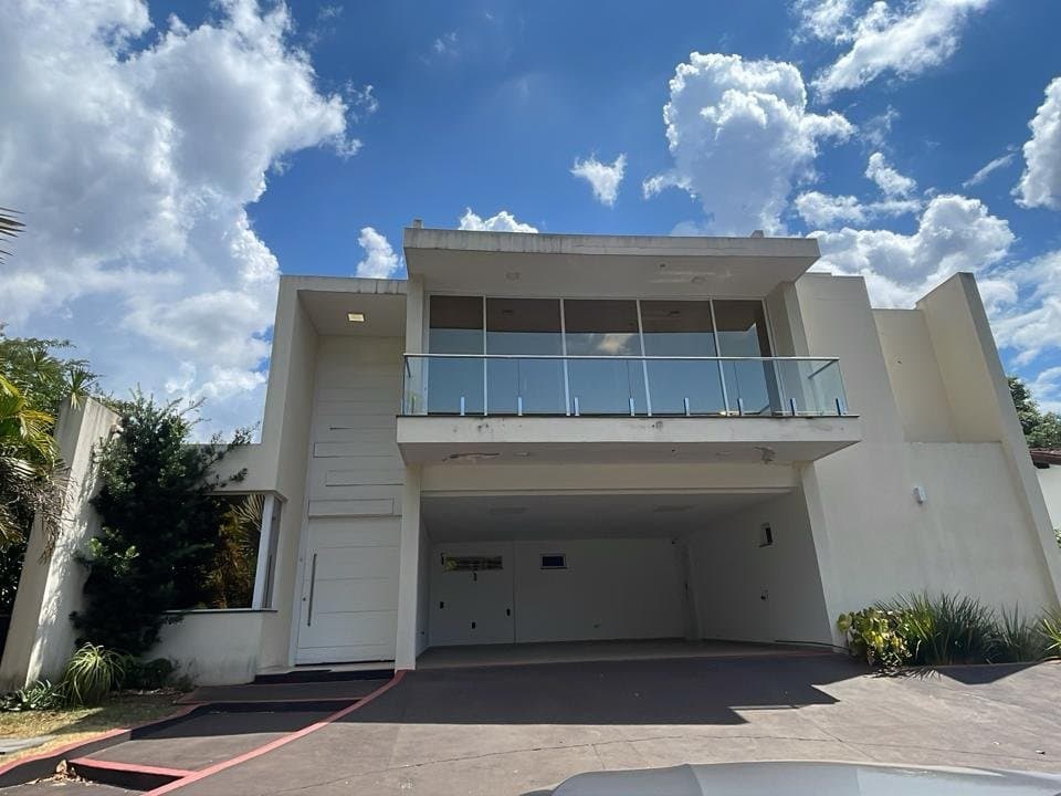 gran casa en el Paraná Country Club — foto 1
