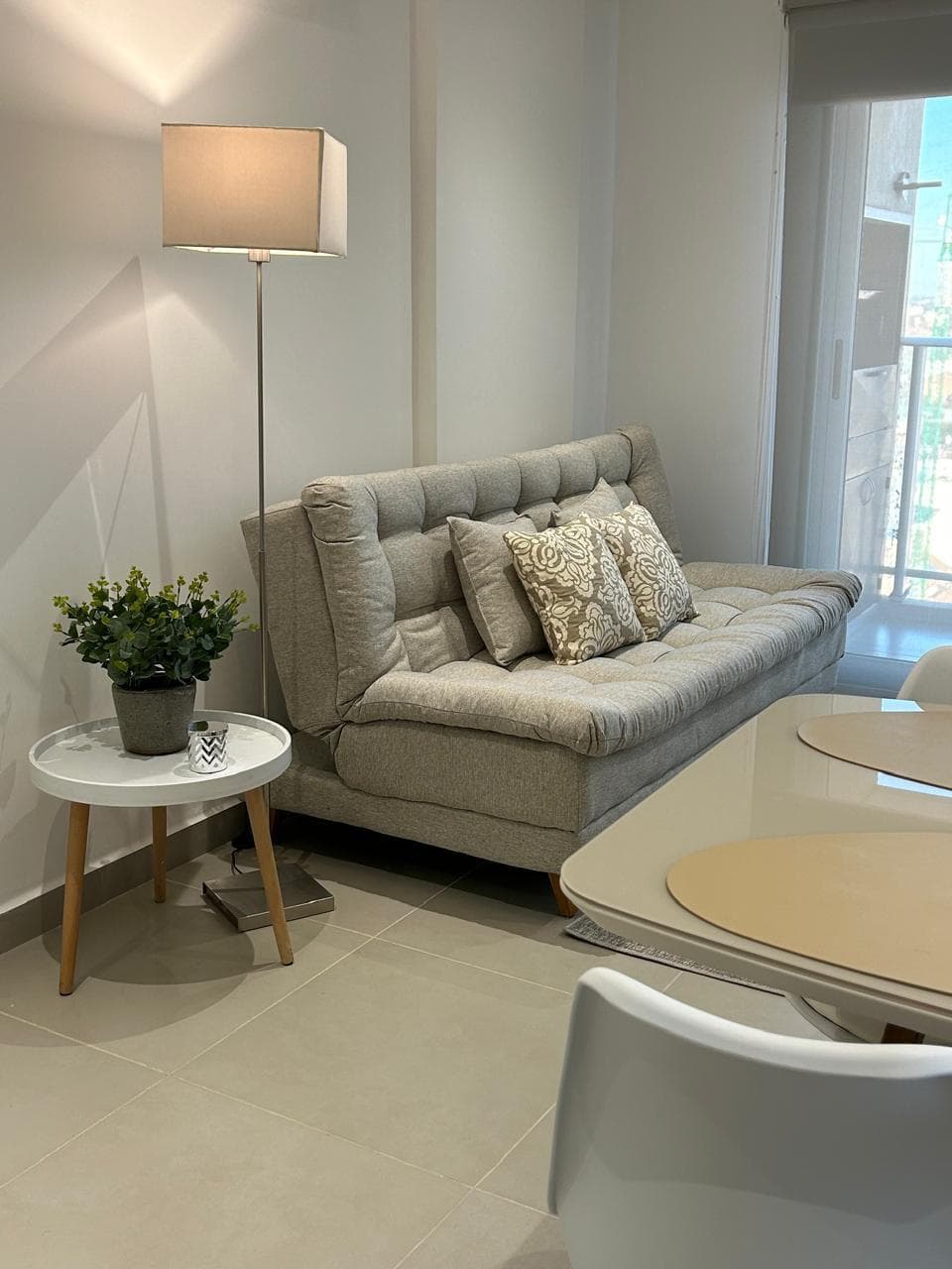 Departamento de 1 dormitorio completamente amoblado sobre molas lópez — foto 2