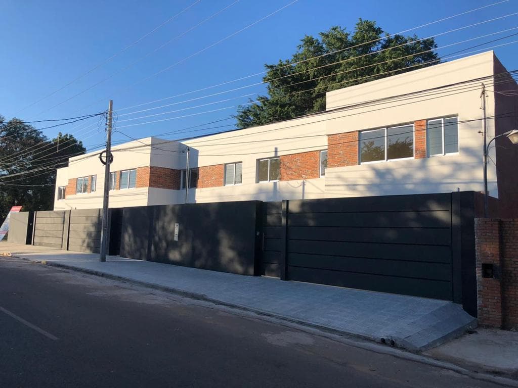 Duplex de 3 dormitorios en venta zona conmebol