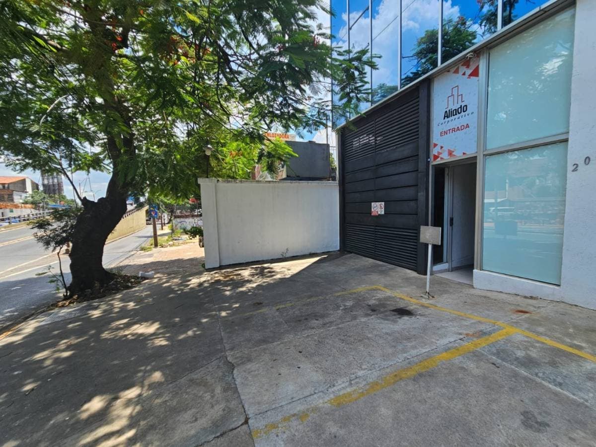 Oficina corporativa sobre avda. Rca. Argentina, foto 4