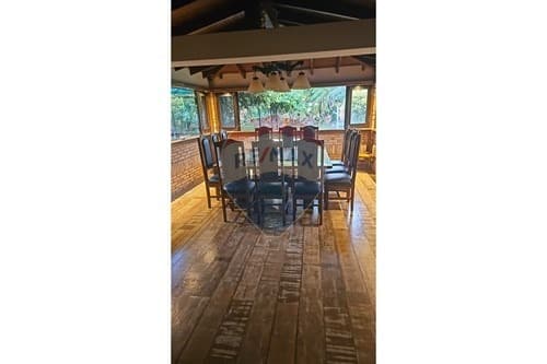 Vendo residencia en ycua sati